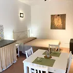 San Cerbone Apartmán *