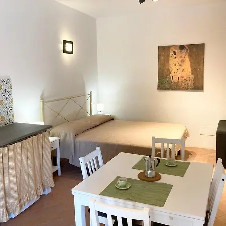 San Cerbone Appartement *